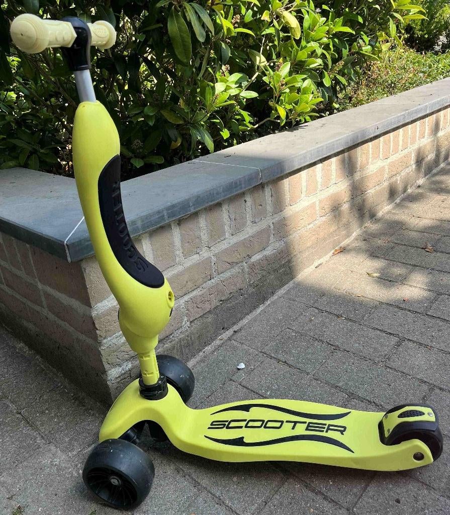 Een converteerbare driewieler voor kinderen van 2-4 jaar, Fietsen en Brommers, Ophalen of Verzenden, Zo goed als nieuw, Gewone step