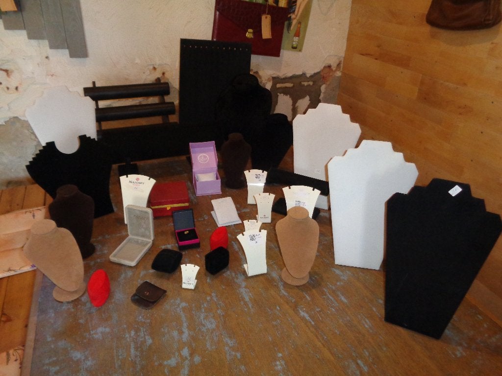 lot bijoux vintage & présentoir, Handtassen en Accessoires, Antieke sieraden, Overige typen, Overige materialen, Ophalen
