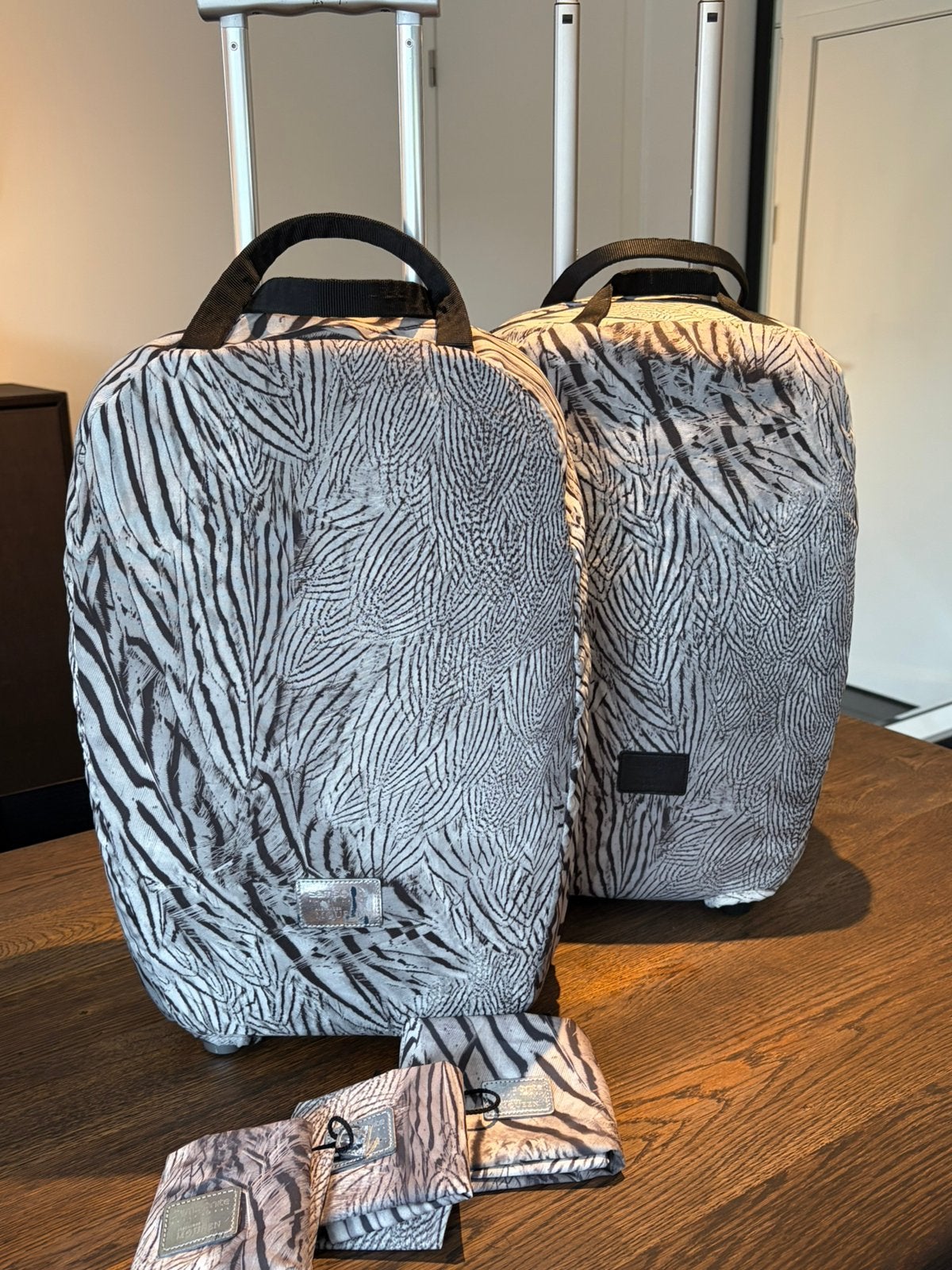 Exclusive Alexander Mc Queen handluggage by samsonite, Bijoux, Sacs & Beauté, Enlèvement ou Envoi, Comme neuf