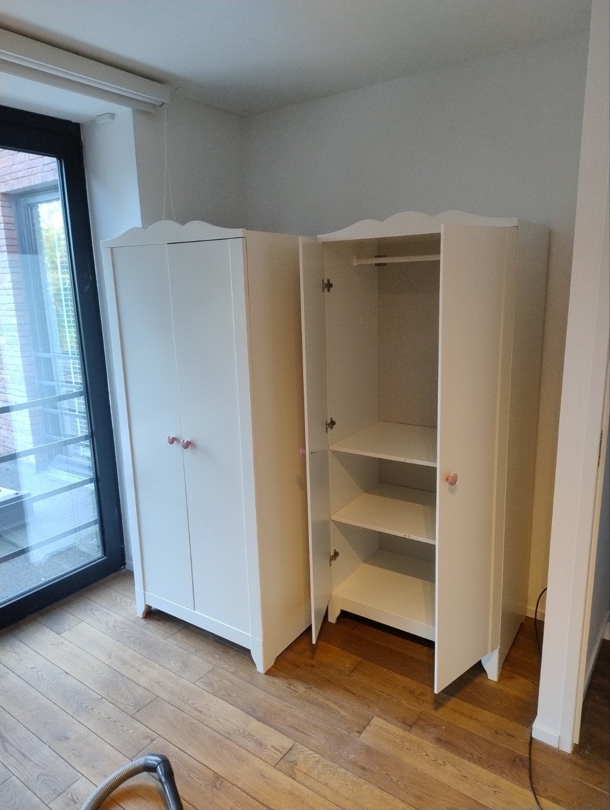 kinderkasten, Enlèvement