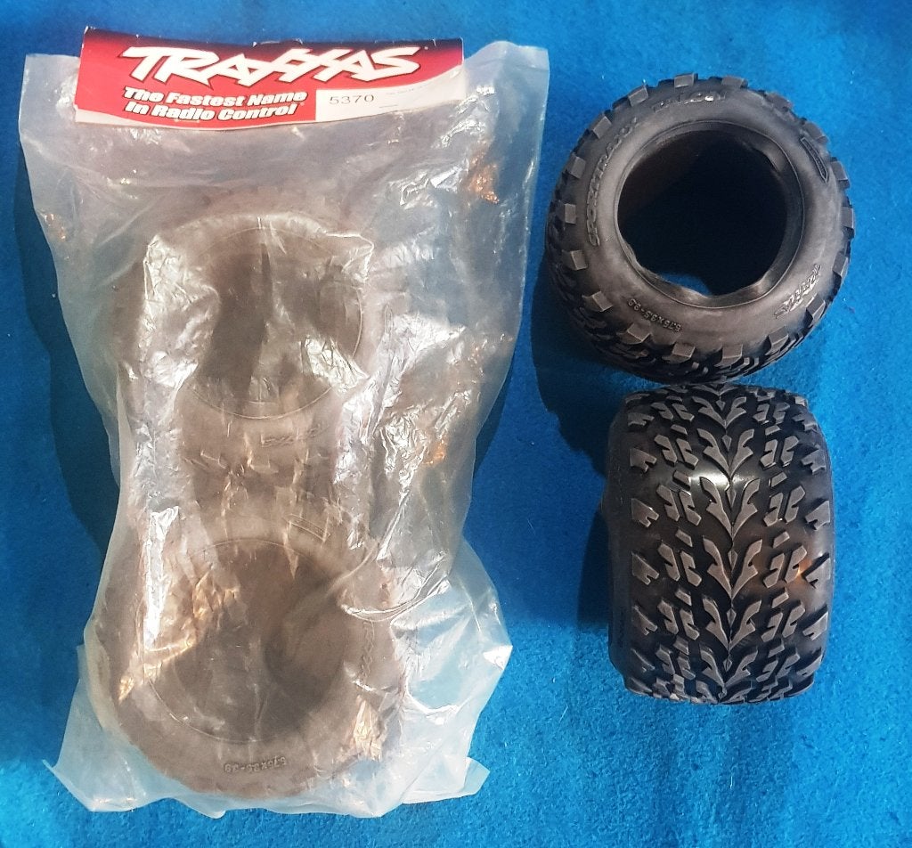 Ensemble de 4 pneus Traxxas neufs Talon 3.8 #5370, Envoi, Neuf, Pièce