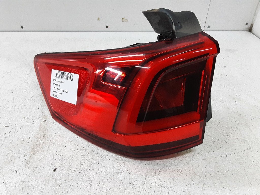 FEU ARRIÈRE GAUCHE Seat Tarraco (5FJ945091), Seat Deutschland GmbH, Service@seat.de, Utilisé, Seat