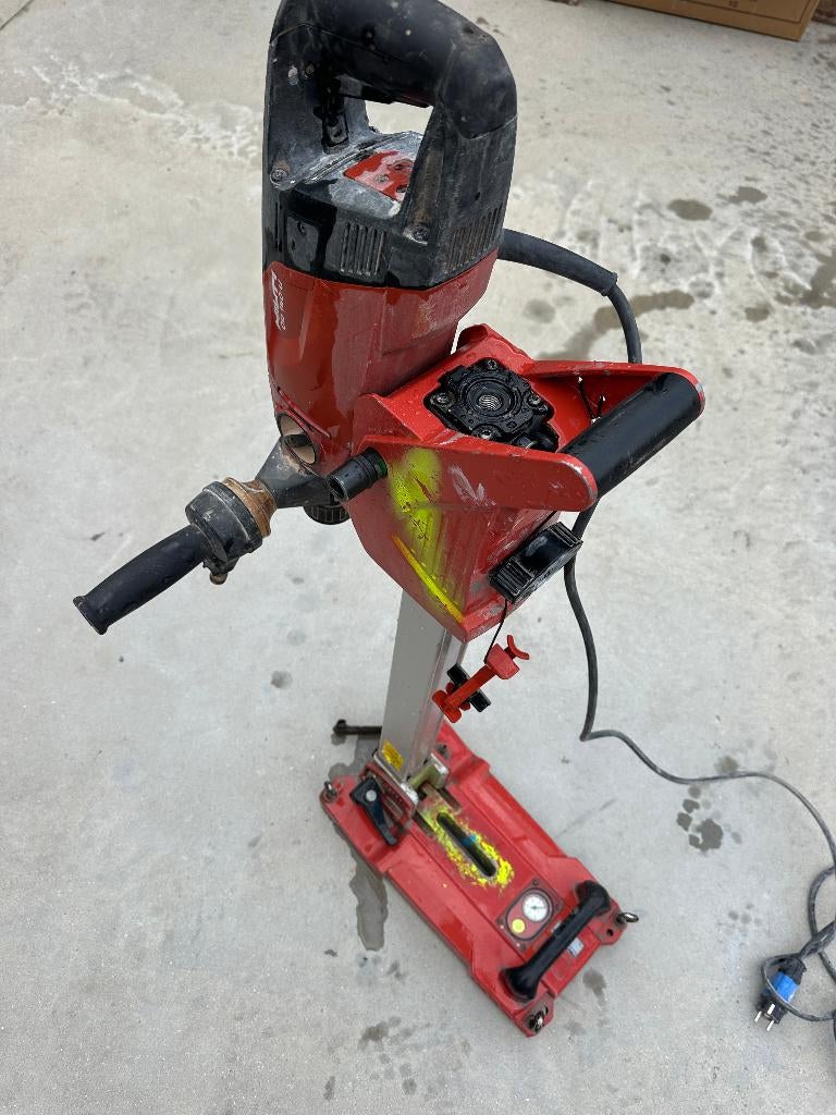 hilti diamantboormachine water incl statief, Doe-het-zelf en Bouw, Variabele snelheid, Ophalen, Boormachine, Gebruikt
