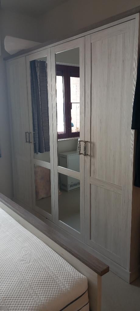Volledige Slaapkamer (2 pers bed 4d kleerkast 2 nachtkastjes, Huis en Inrichting, Ophalen, Nieuw, Tweepersoons