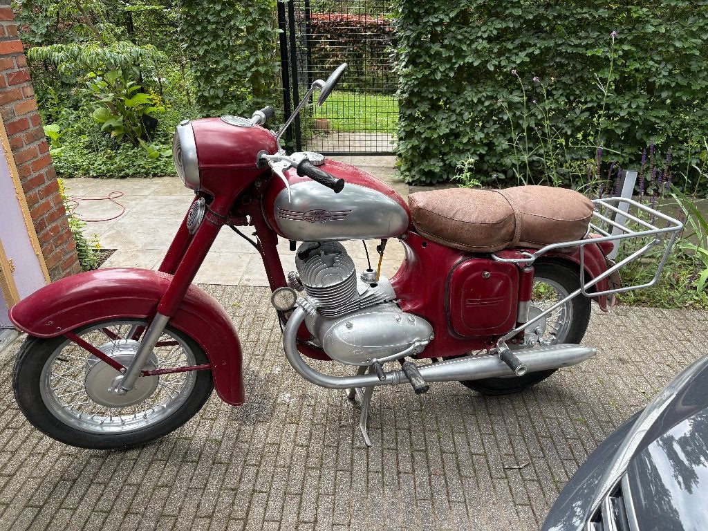 motoren oldtimers, Motos, 2 cylindres, Permis Moto A2 minimum, Manuelle, Naked bike