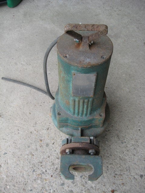 Pompe à eaux uséesfécales DAB avec broyeur type Grinder1600T, Enlèvement, Comme neuf, Électrique