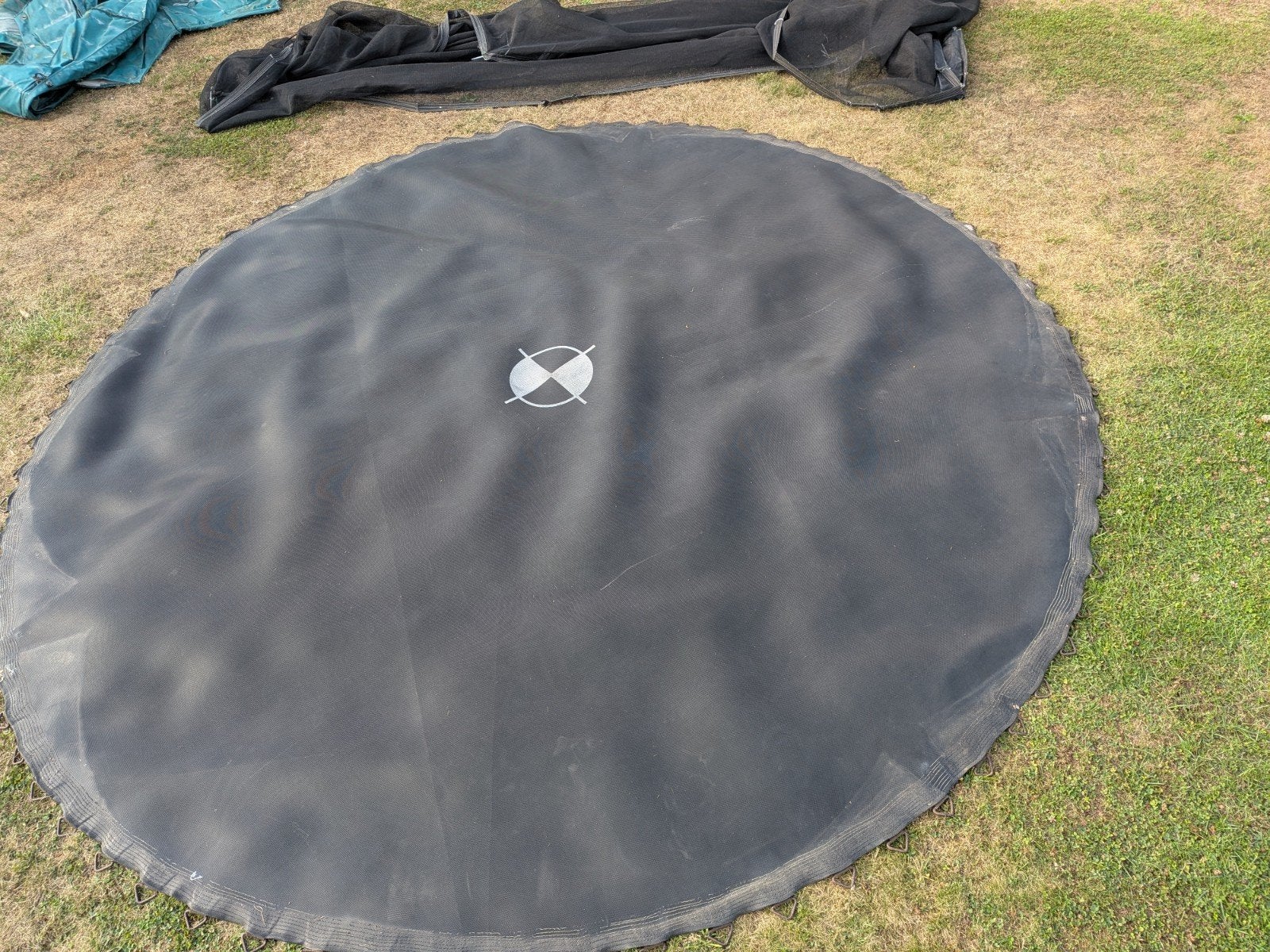 Trampoline zeil, Enlèvement, Utilisé