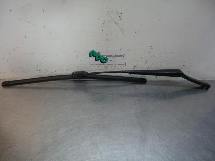 Bras essuie-glace avant d'un Volkswagen Golf (Golf 04-), Volkswagen, -, Utilisé, -
