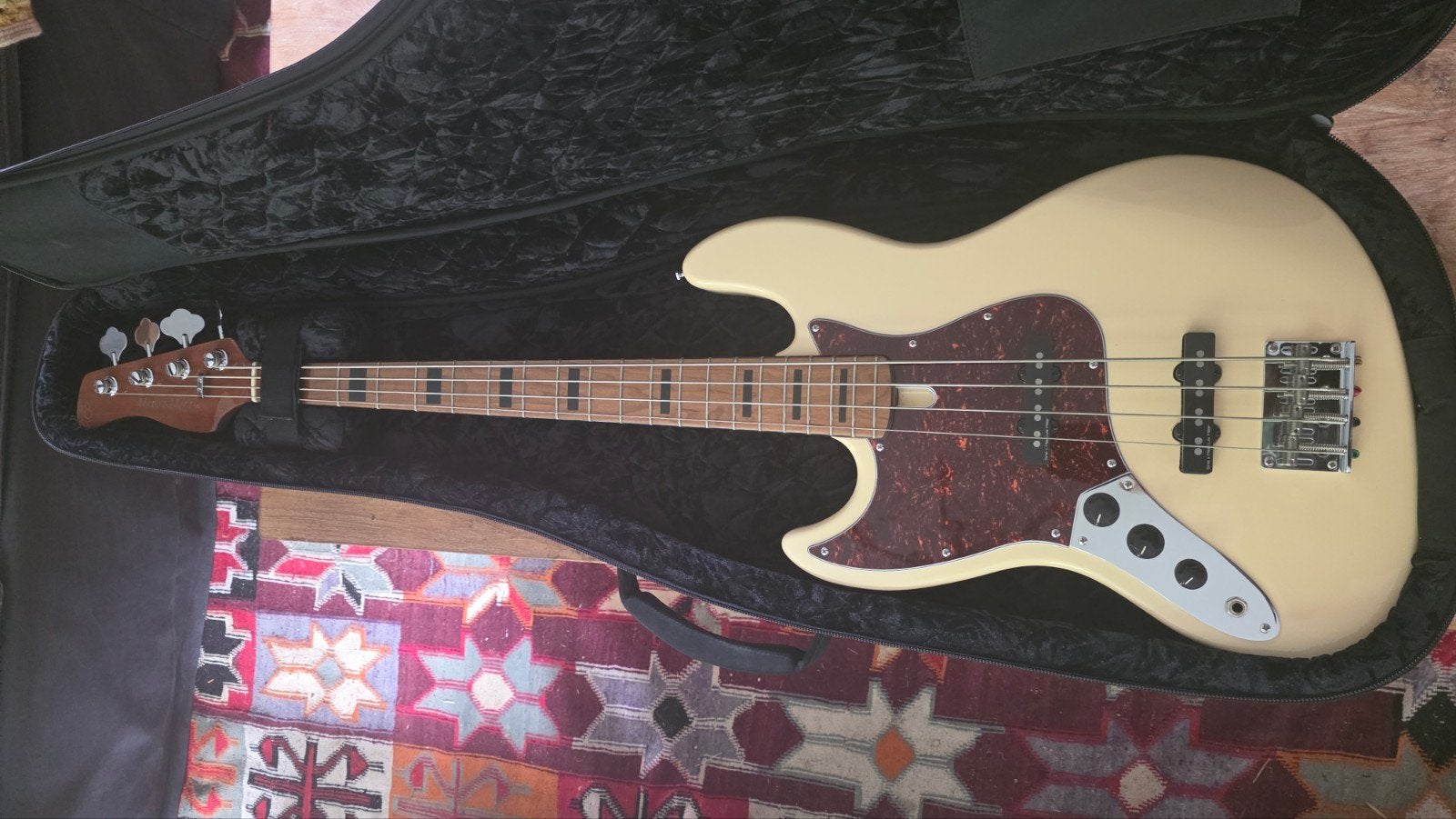 Gaucher,bass Marcus Miller V 5