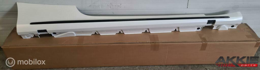 Mercedes C63 amg sideskirt rechts CARBON A205 C205 Coupe, Gebruikt, Mercedes-Benz, Ophalen of Verzenden, Mercedes-Benz
