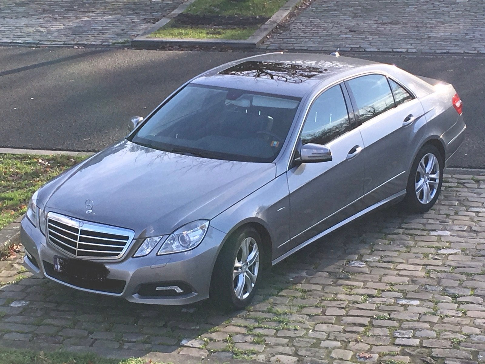Mercedes E220 Diesel CDI, Autos, Achat, Toit ouvrant, Noir, 5 portes