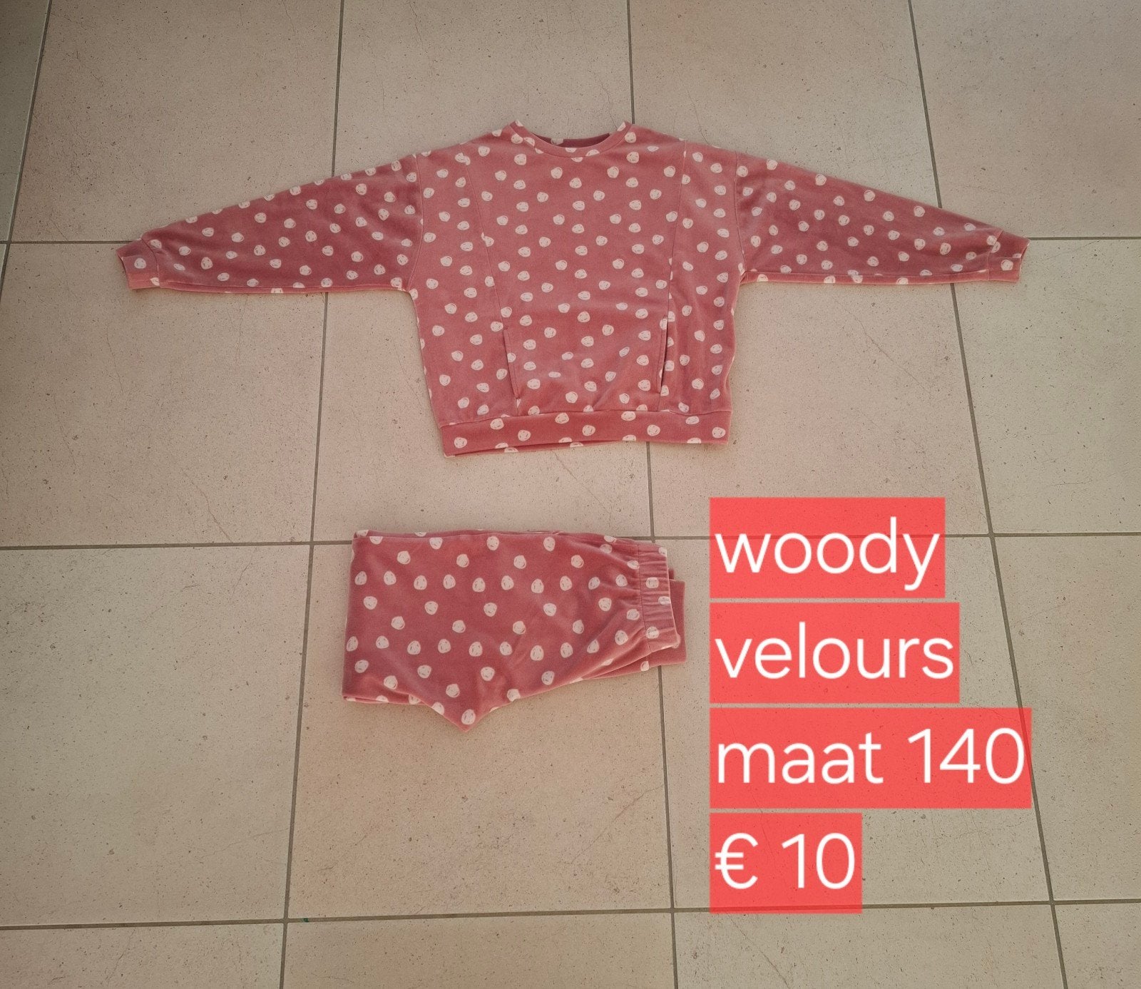 woody velours pyjama, Kinderen en Baby's, Nacht- of Onderkleding, Meisje, Ophalen of Verzenden, Zo goed als nieuw