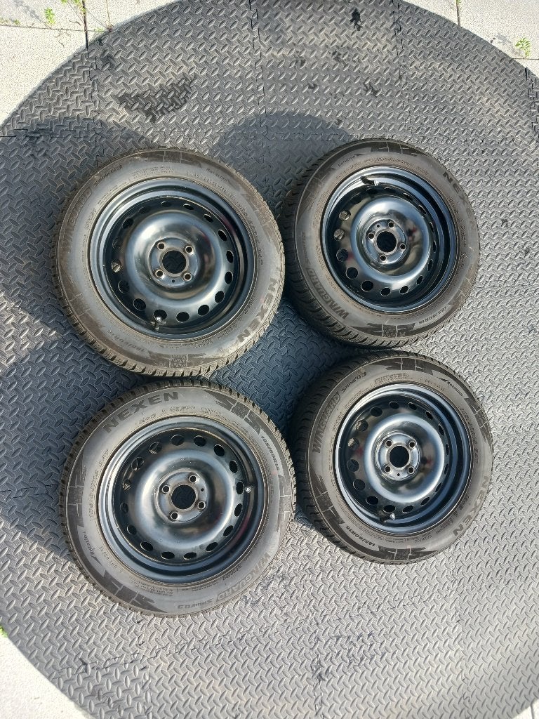 Jeu complet de roues hiver 15 pouces Clio3, 15 pouces, Pneus et Jantes, Pneus hiver, Véhicule de tourisme