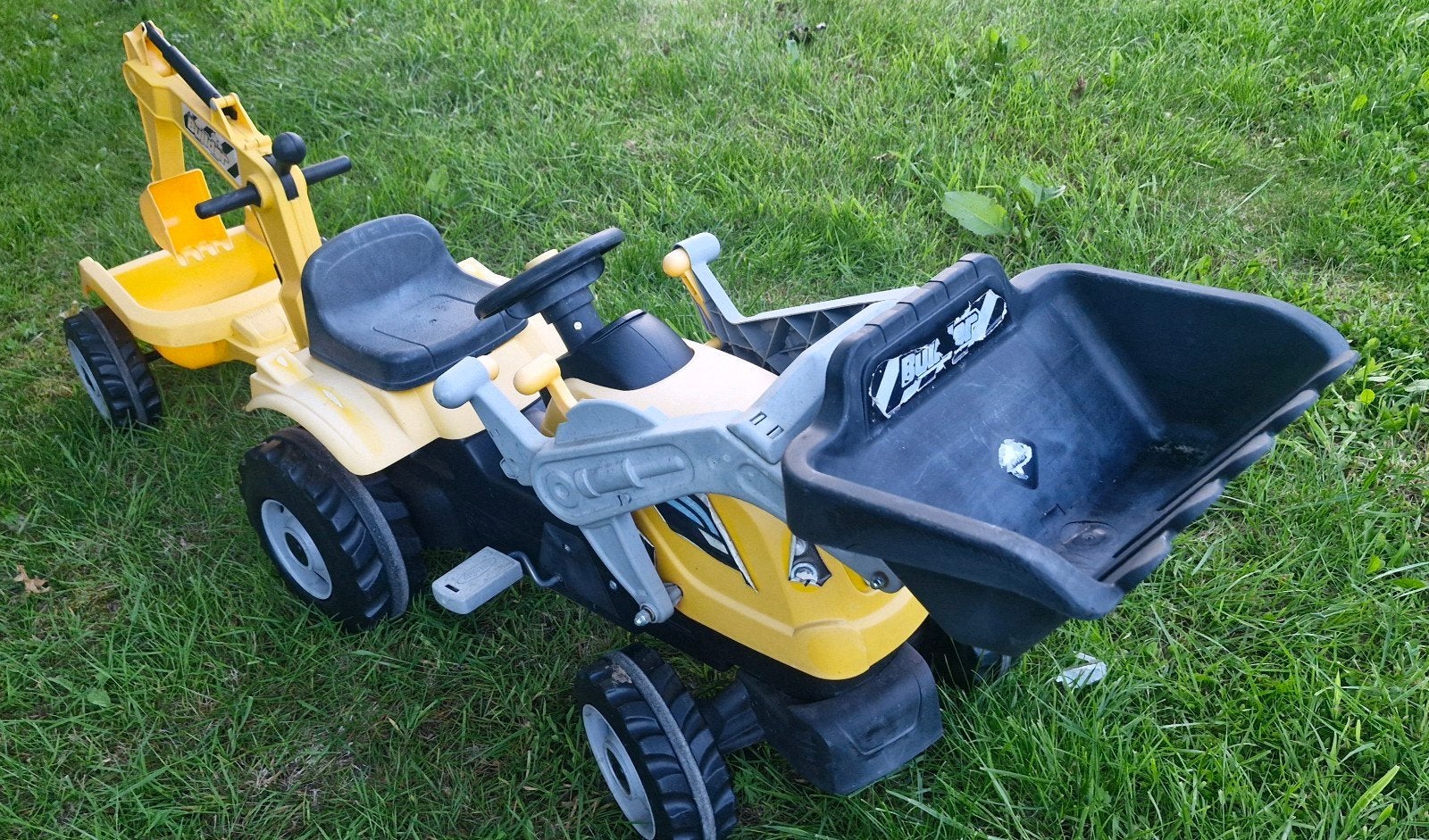 Kindertractor met kraan en kar, Ophalen