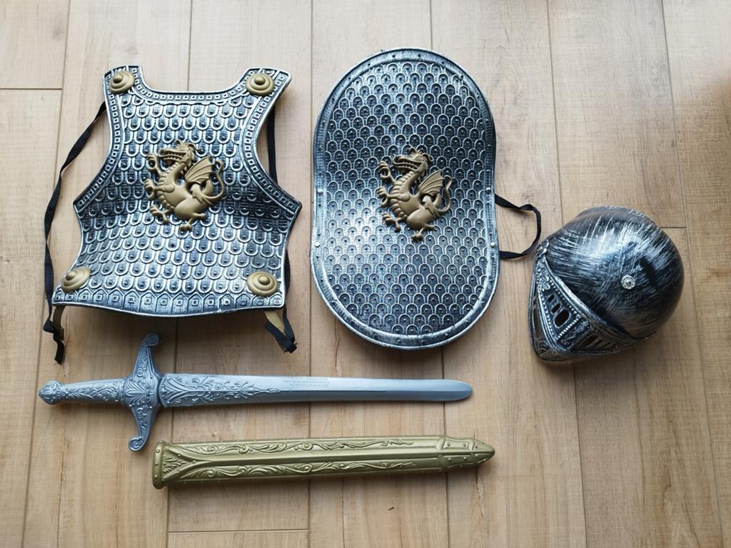 Complete ridder outfit kind – middeleeuws speelgoed, Ophalen, Zo goed als nieuw