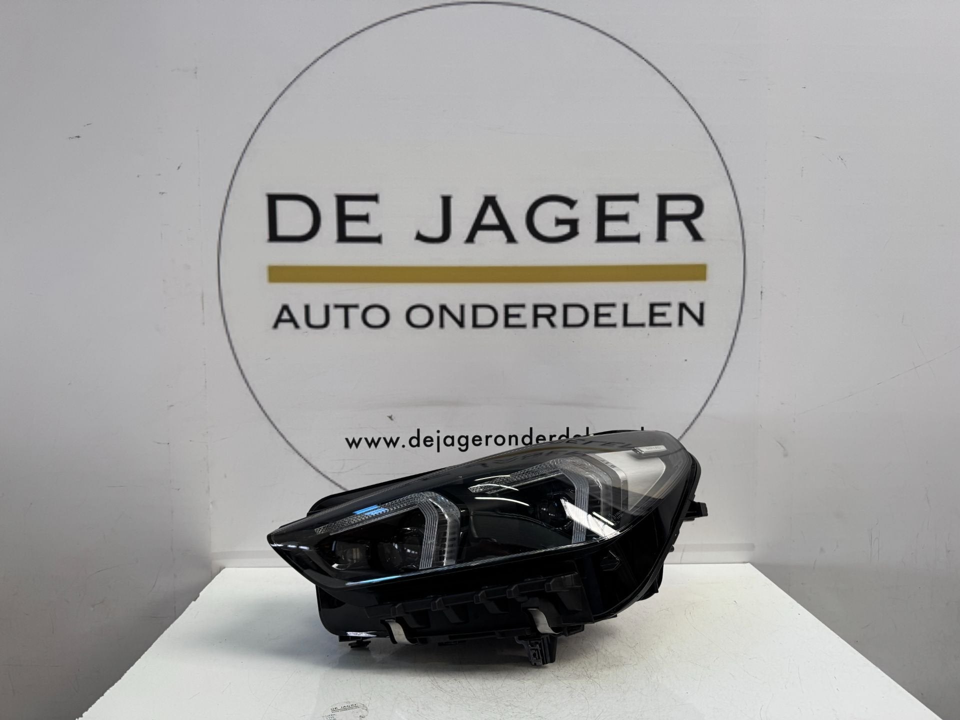 Phare avant gauche LED pour BMW X1 U11 2022-, Petuelring 130
80788  Munich, DE, Info@bmw.de, Utilisé, BMW