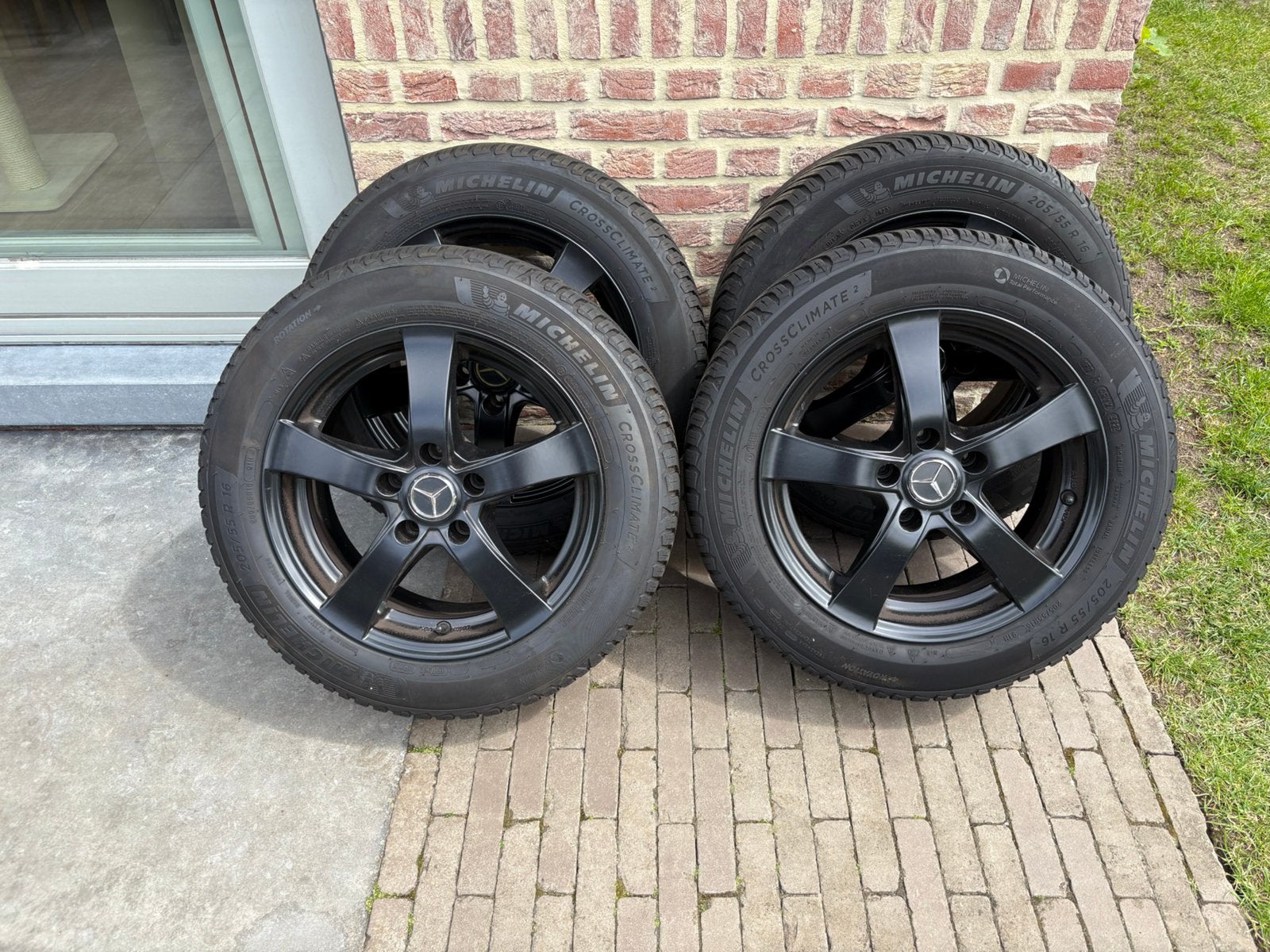 Roues d'hiver DEZENT avec Michelin CrossClimate 2, 4 Saisons, 16 pouces, Véhicule de tourisme, 205 mm