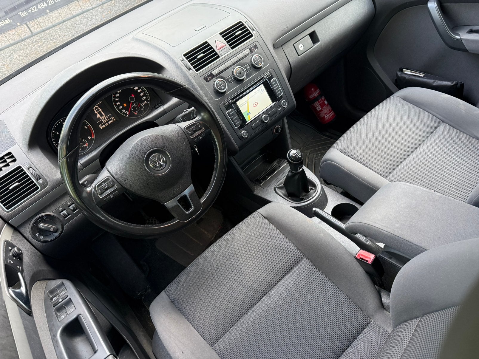 VW Touran 1.6 TDi - 7 zit / 2012 - Euro 5 - Koppeling OK, Auto's, Euro 5, Monovolume, Zwart, Cruise Control