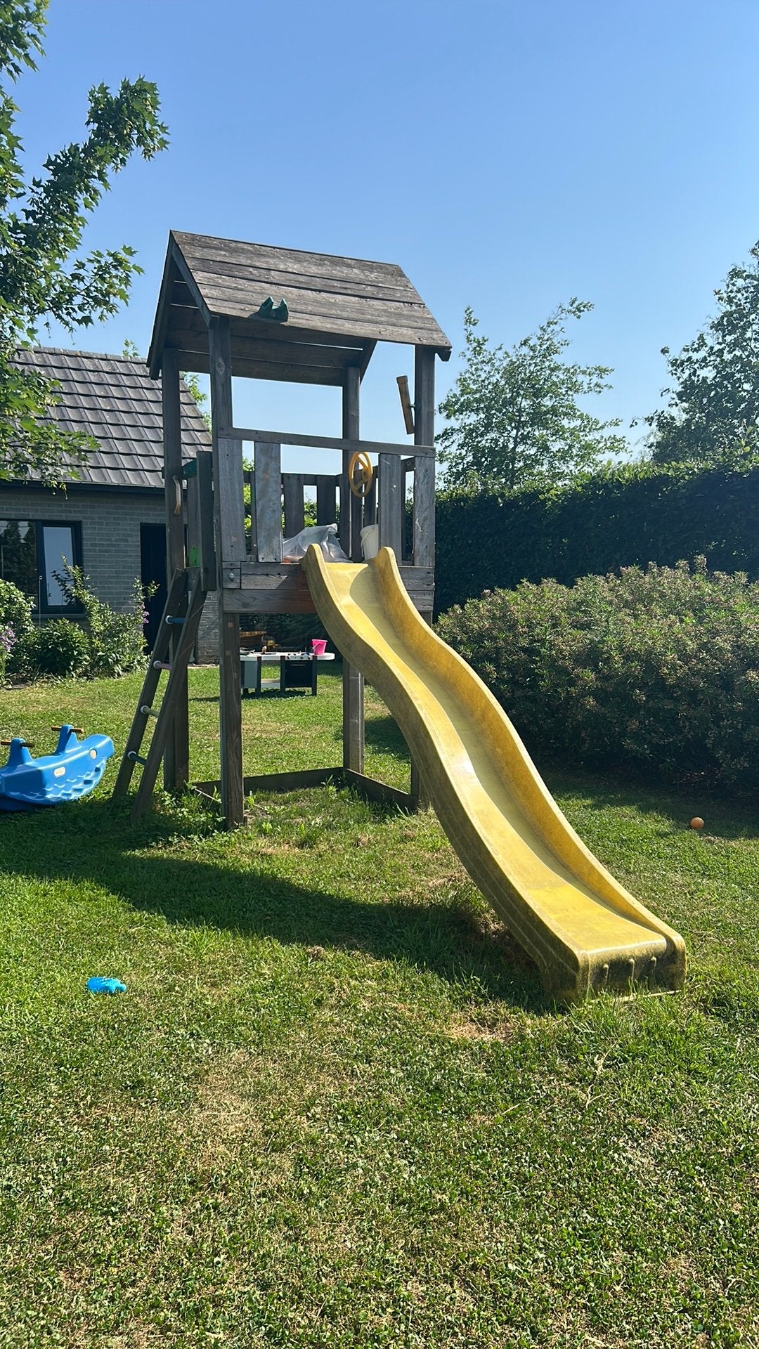 Playhouse avec toboggan, Enfants & Bébés, Jouets | Extérieur | Aires de jeux, Enlèvement, Utilisé, Toboggan
