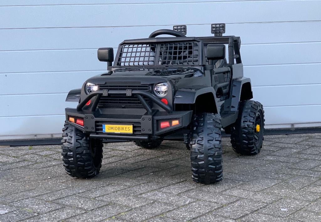 JEEP Mountain King 12v Zwart FM radio, leder zitje, Rubberba, Enfants & Bébés, Jouets | Extérieur | Véhicules & Draisiennes, Neuf