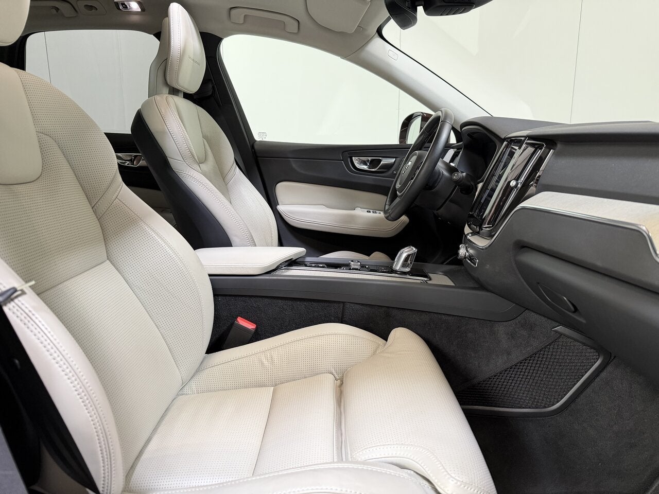 Volvo XC60 2.0 T8 Inscription Twin Engine Hybrid - Pano - T, 0 min, Euro 6, 408 pk, Overige kleuren