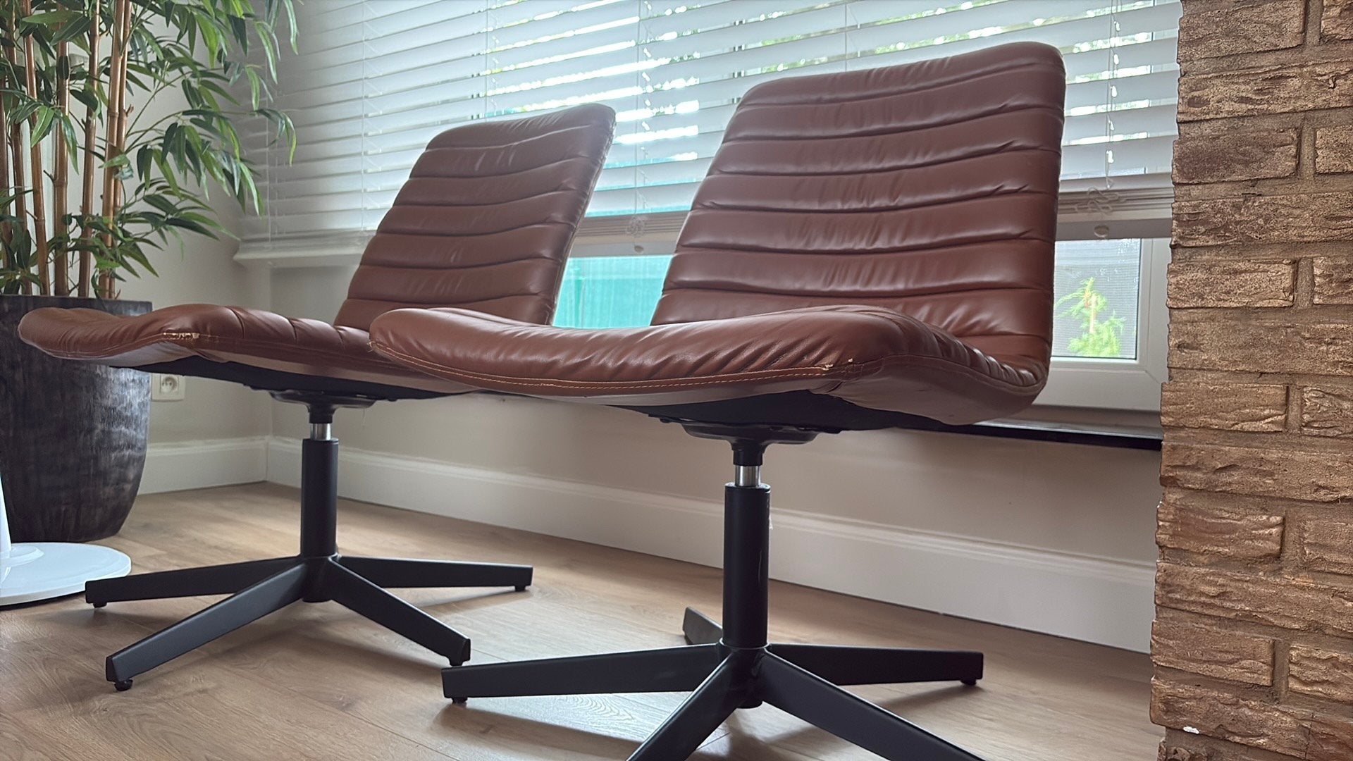 2 bureastoelen of decoratieve stoelen, Ophalen, Zo goed als nieuw