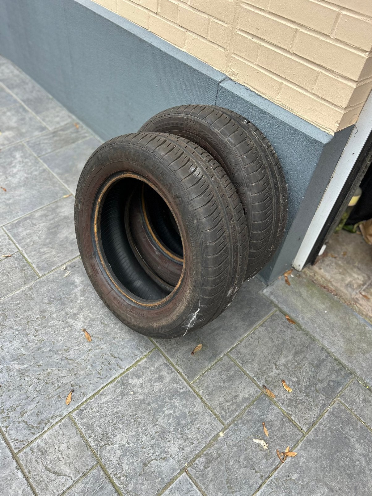 Pneus 175/65 SR14, Enlèvement, Pneu(s)