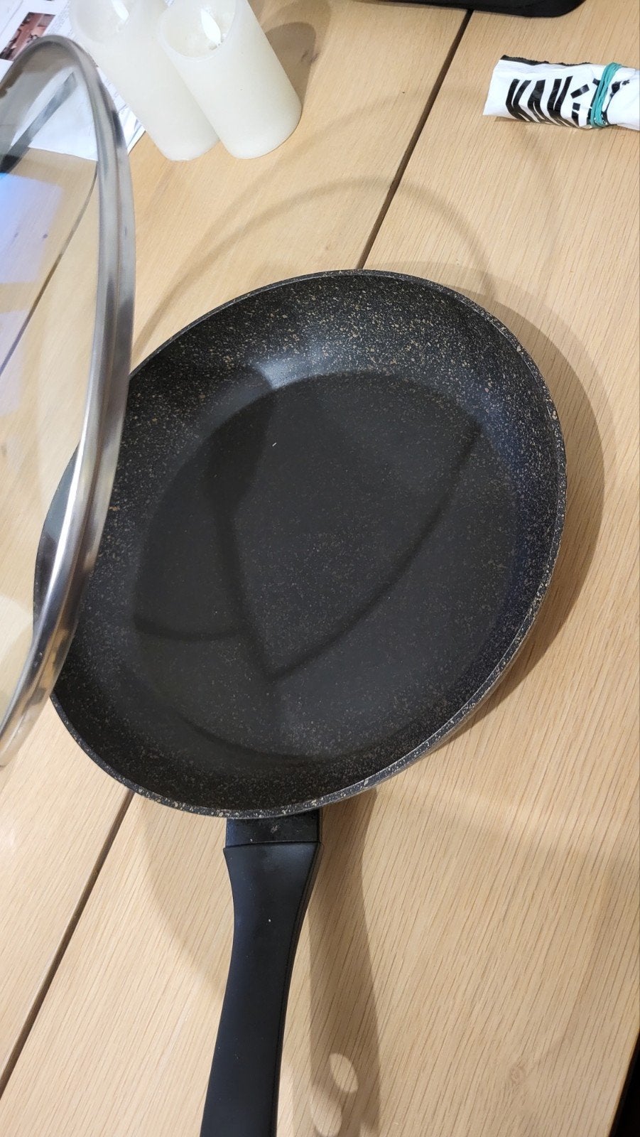 Action pan 33cm gebruikt met deksel, Huis en Inrichting, Keuken | Potten en Pannen, Met deksel, Ophalen