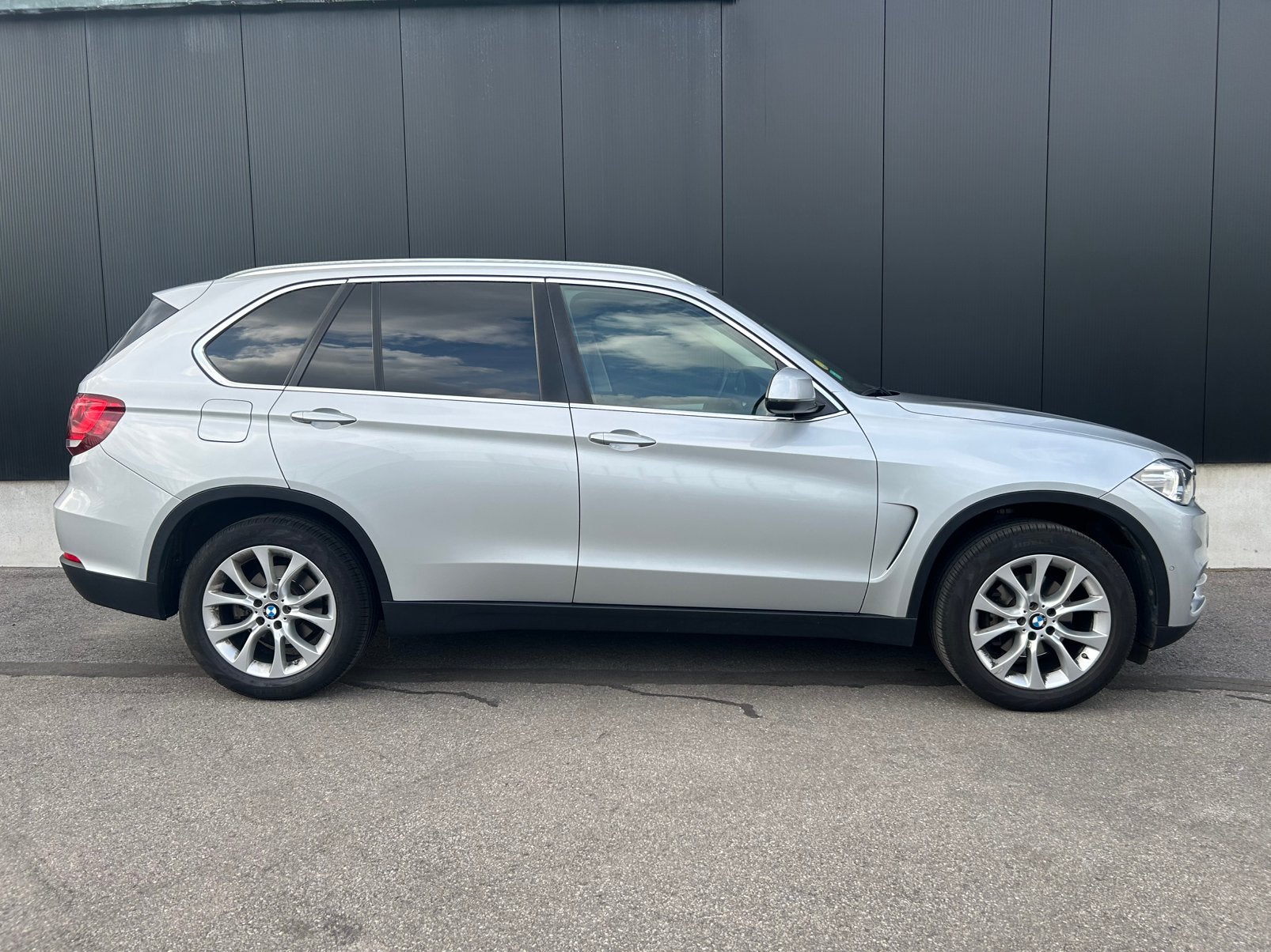 BMW X5 xDrive25dA / 1ste eigenaar / Veel opties, Auto's, Automaat, Dealer onderhouden, Verwarmde buitenspiegels, Leder