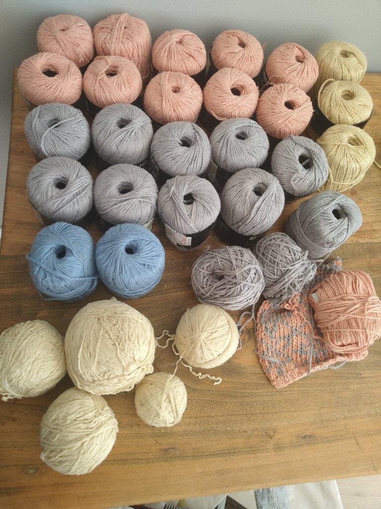 25 bollen breikatoen 75%katoen, 25%zijde breikatoen: €13, Ophalen, Zo goed als nieuw, Breien of Haken, Wol of Garen