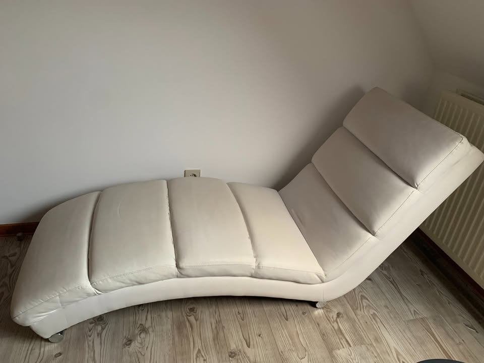 Witte chaise longue / relaxzetel – lederlook – opknapper, Ophalen, Gebruikt, Eenpersoons