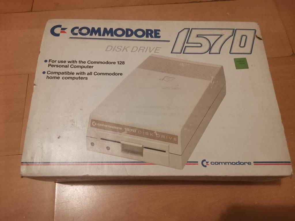 Lecteur disquette Commodore 64 1570 en boîte
