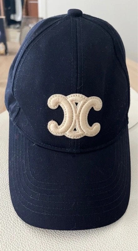 Casquette Céline bleu foncé M, Vêtements | Femmes, Chapeaux & Casquettes, Céline, Envoi, Comme neuf, Casquette