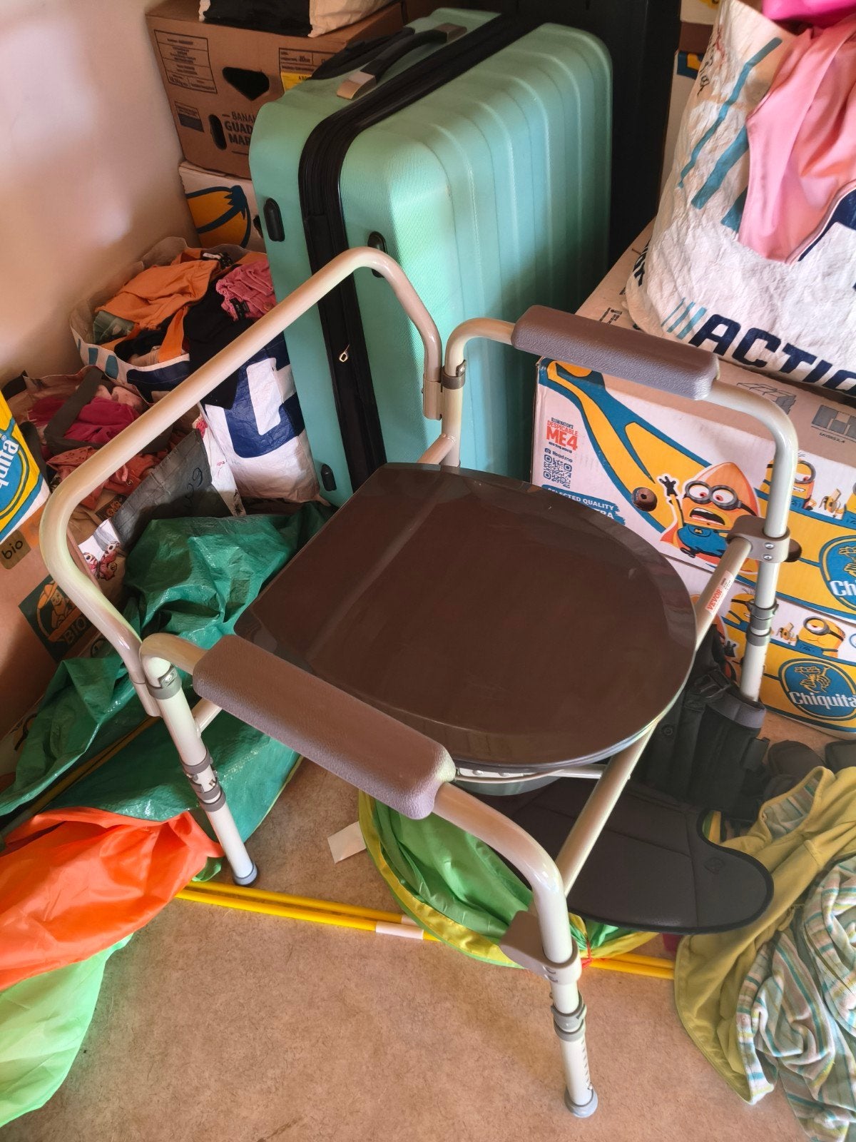 Chaise percée, Divers, Chaises roulantes, Enlèvement