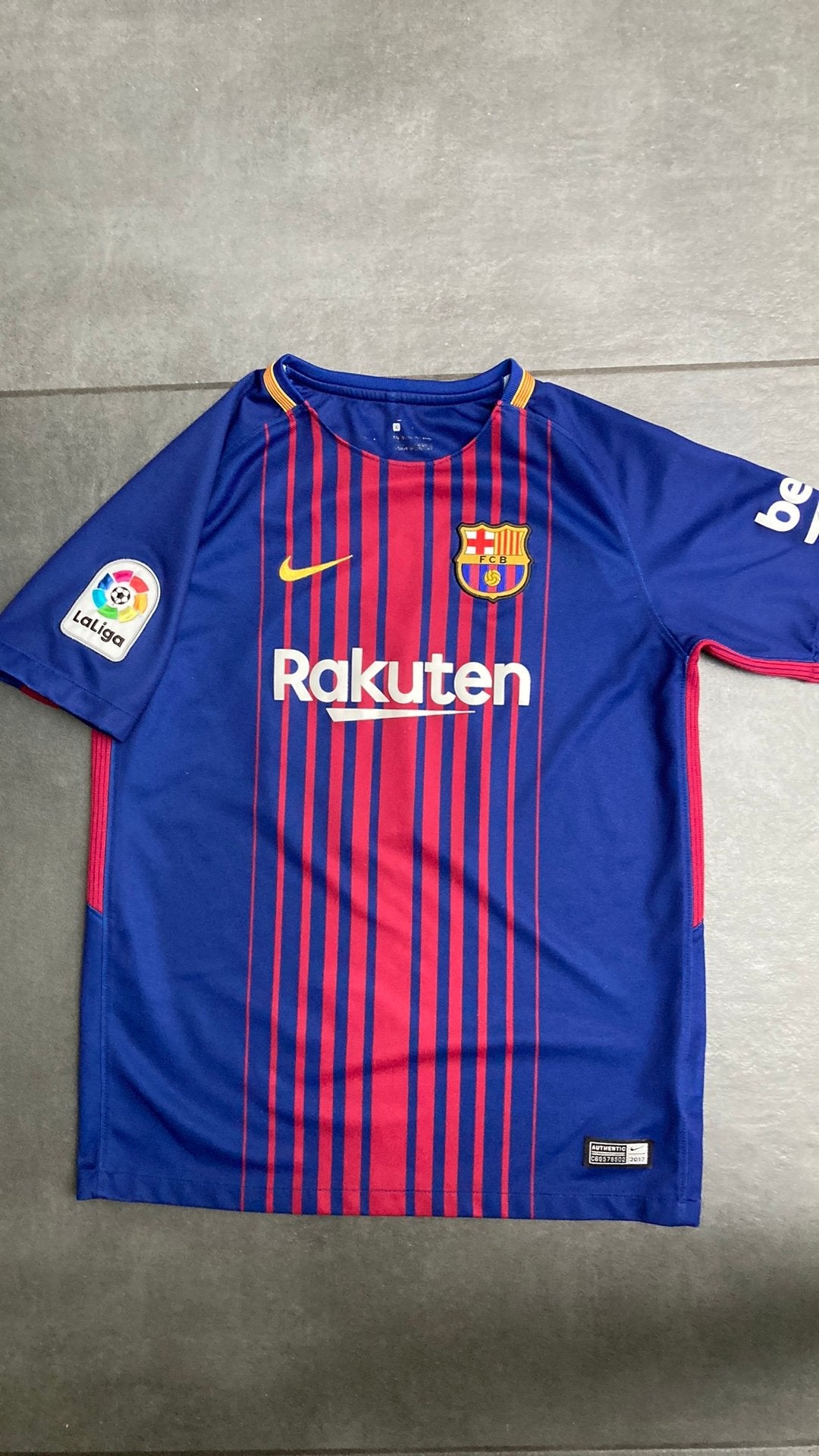 413: voetbatshirt FC BARCELONA nr 10 MESSI KINDERMAAT L, Maat L, Ophalen of Verzenden, Zo goed als nieuw, Shirt