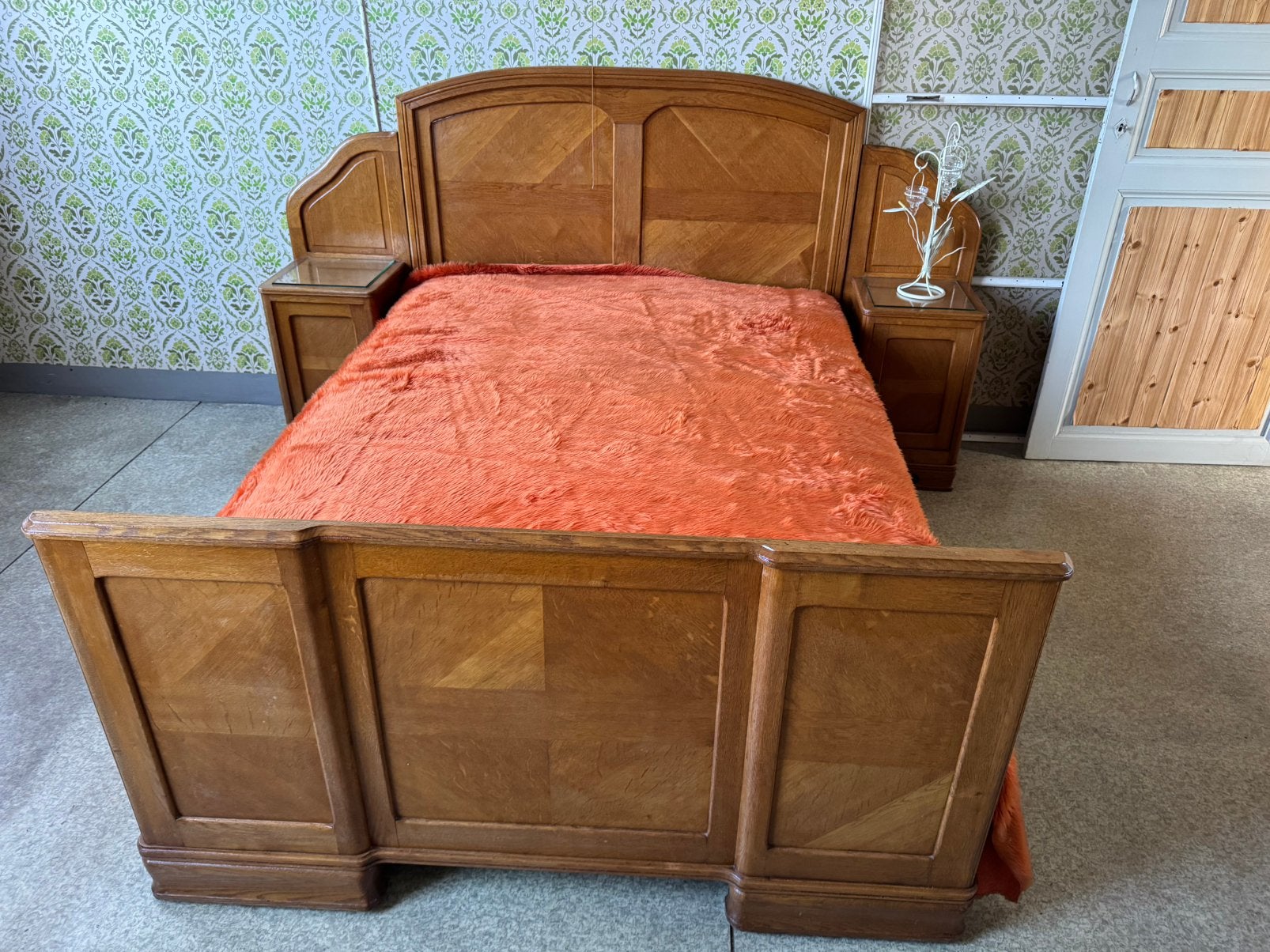 Chambre en chêne, Enlèvement