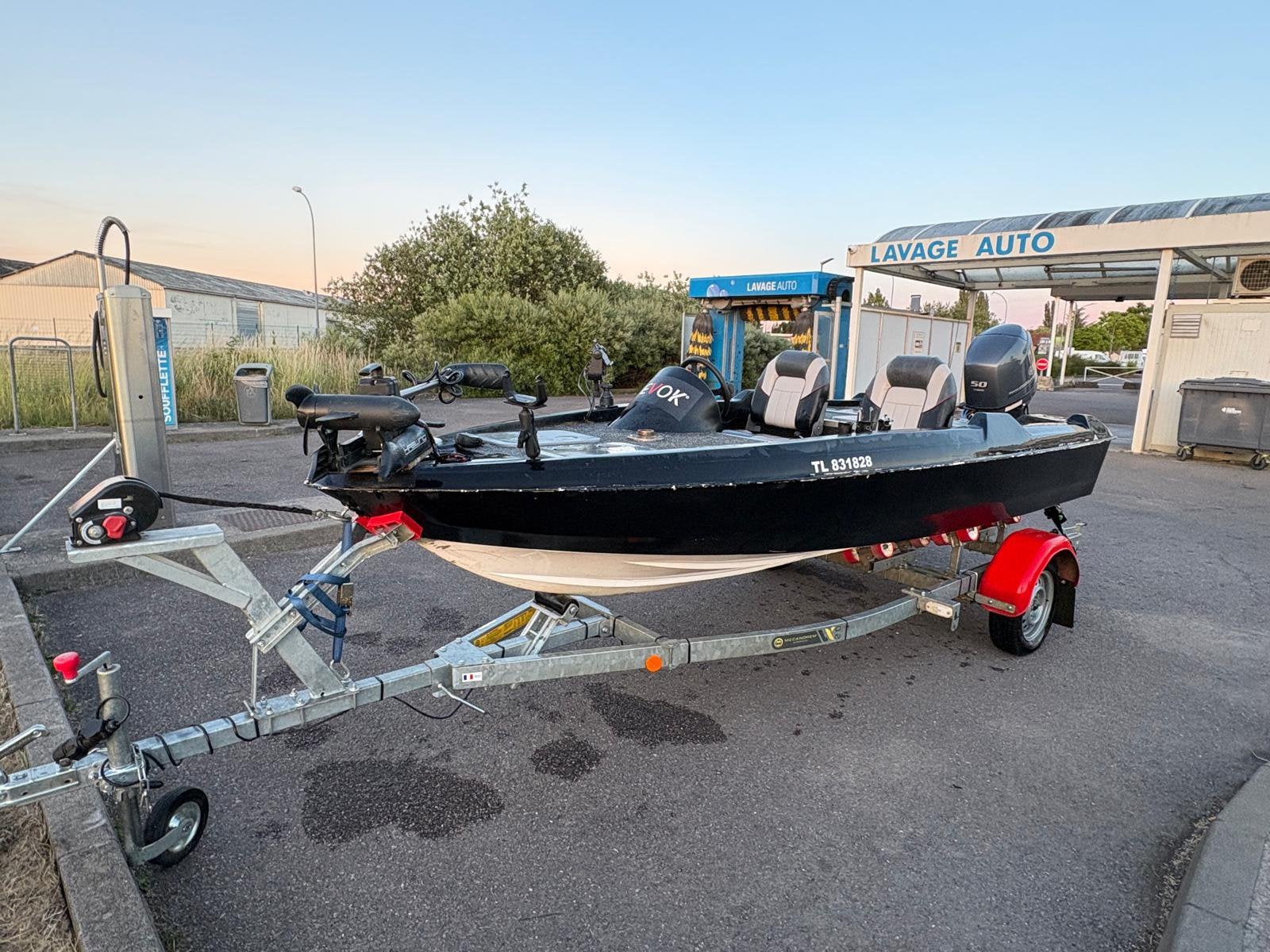 FLETCHER ARROW 140 type Bass Boat FULL ÉQUIPÉ LiveScope 50cv, 30 à 50 ch, Enlèvement, Utilisé, Avec télécommande