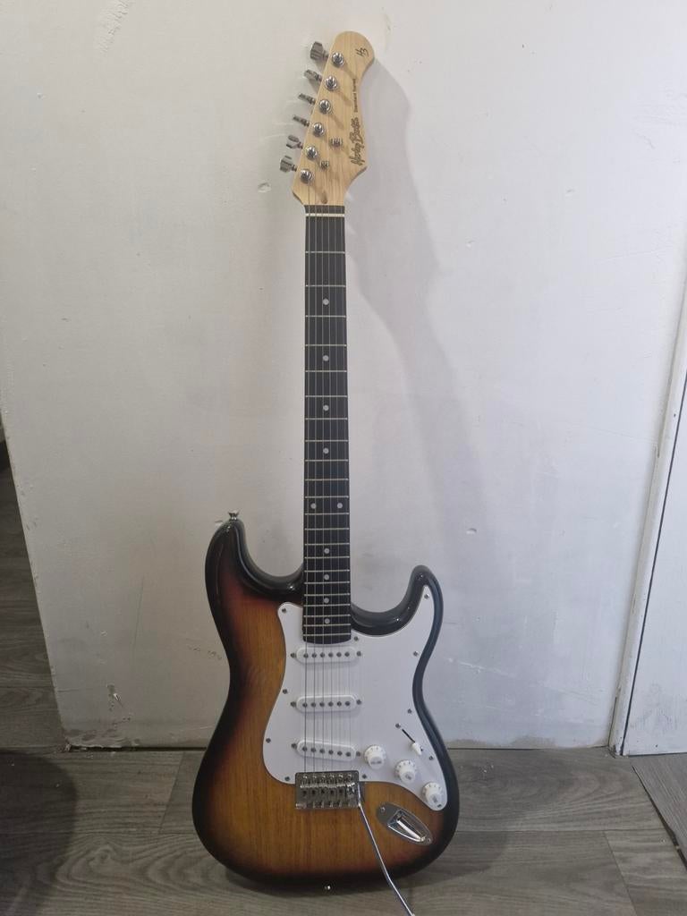 Guitare stratocaster harley benton, Musique & Instruments, Instruments à corde | Guitares | Électriques