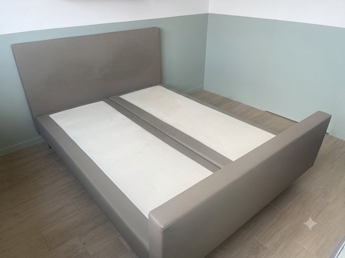 Boxspring leder, Huis en Inrichting, Slaapkamer | Boxsprings, Gebruikt, 160 cm, 200 cm, Tweepersoons, Grijs, Ophalen