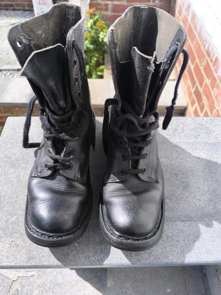 Combat Shoes de l'armée belge des années 90. Pointure 42, Enlèvement ou Envoi