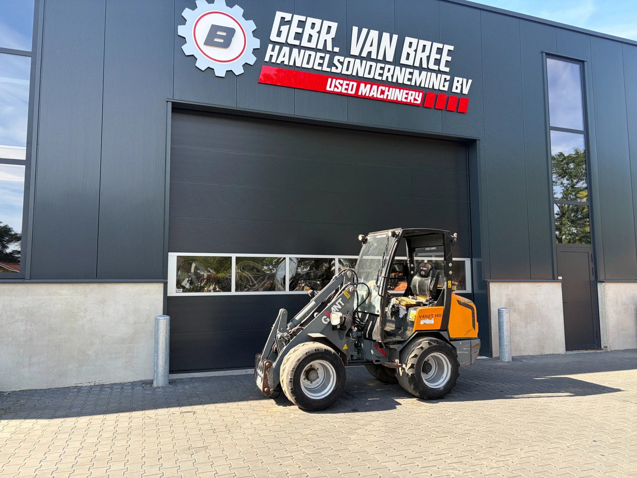 Giant V452T HD minishovel/shovel, Articles professionnels, Machines & Construction | Grues & Excavatrices, Chargeuse sur pneus ou Chouleur