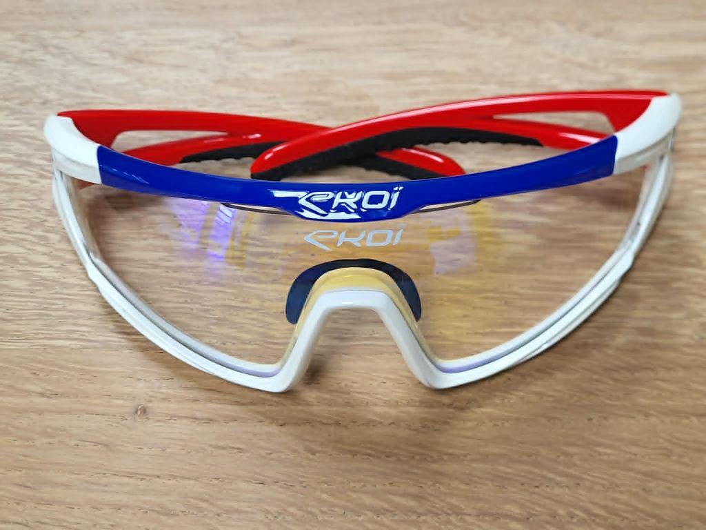 Nieuwe EKOI fietsbril (blauw, wit, rood), Fietsen en Brommers, Ophalen of Verzenden, Nieuw