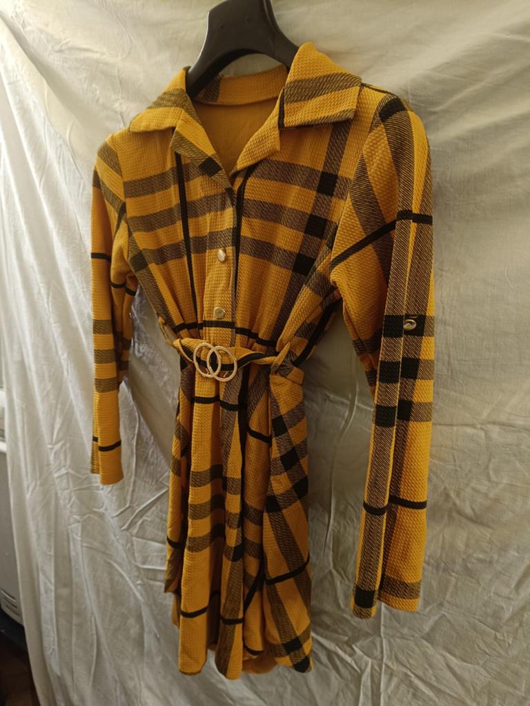 Robe design moutarde a carreaux taille s/ medium, Kleding | Dames, Jumpsuits