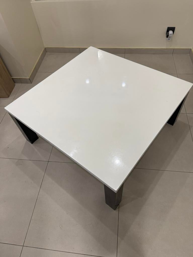 Table salon en bonne etat 1m/1m, Enlèvement, Comme neuf