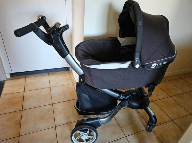 Te koop: 2 buggy’s  1 van Kinderkraft en de andere van 4moms, Enfants & Bébés, Enlèvement, Comme neuf