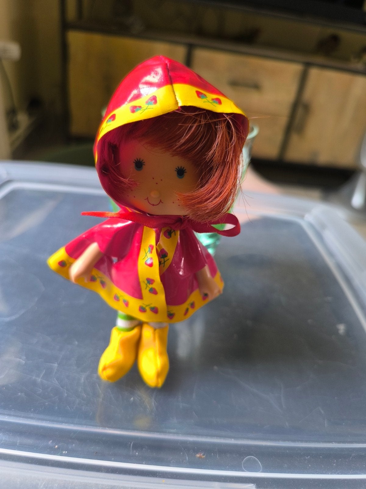 poupée Charlotte aux fraises ensemble de pluie