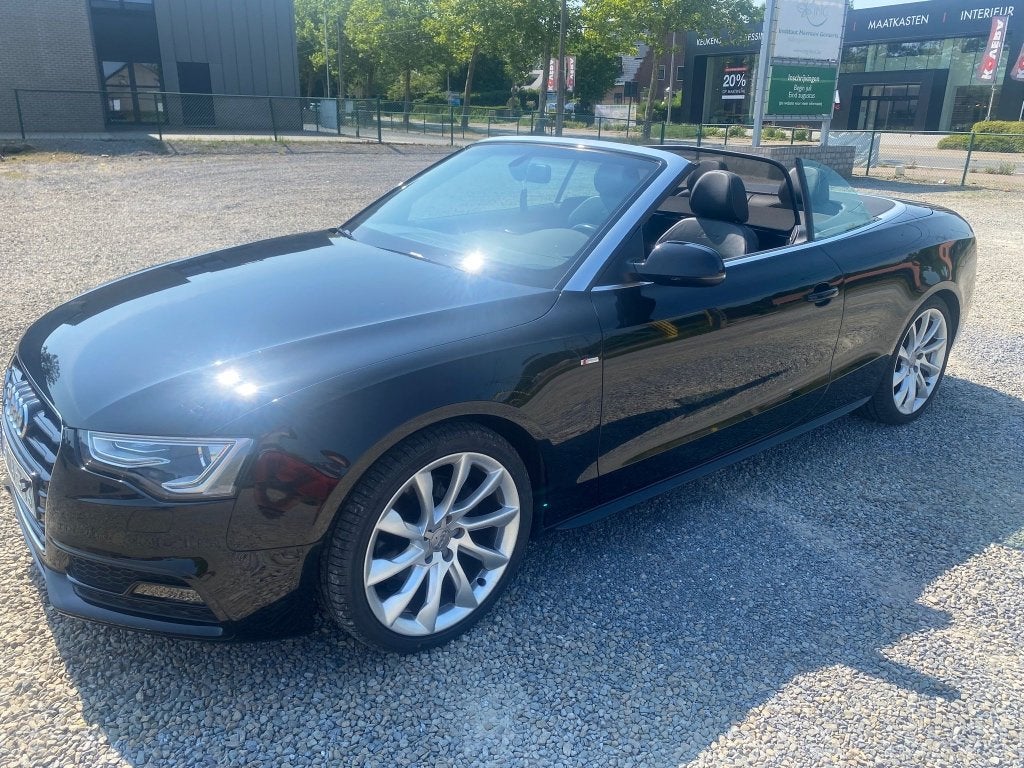 AUDI A5 Cabriolet S Line 1.8  benzine 42000klm!!!, Auto's, Voorwielaandrijving, 4 zetels, Cabriolet, Zwart