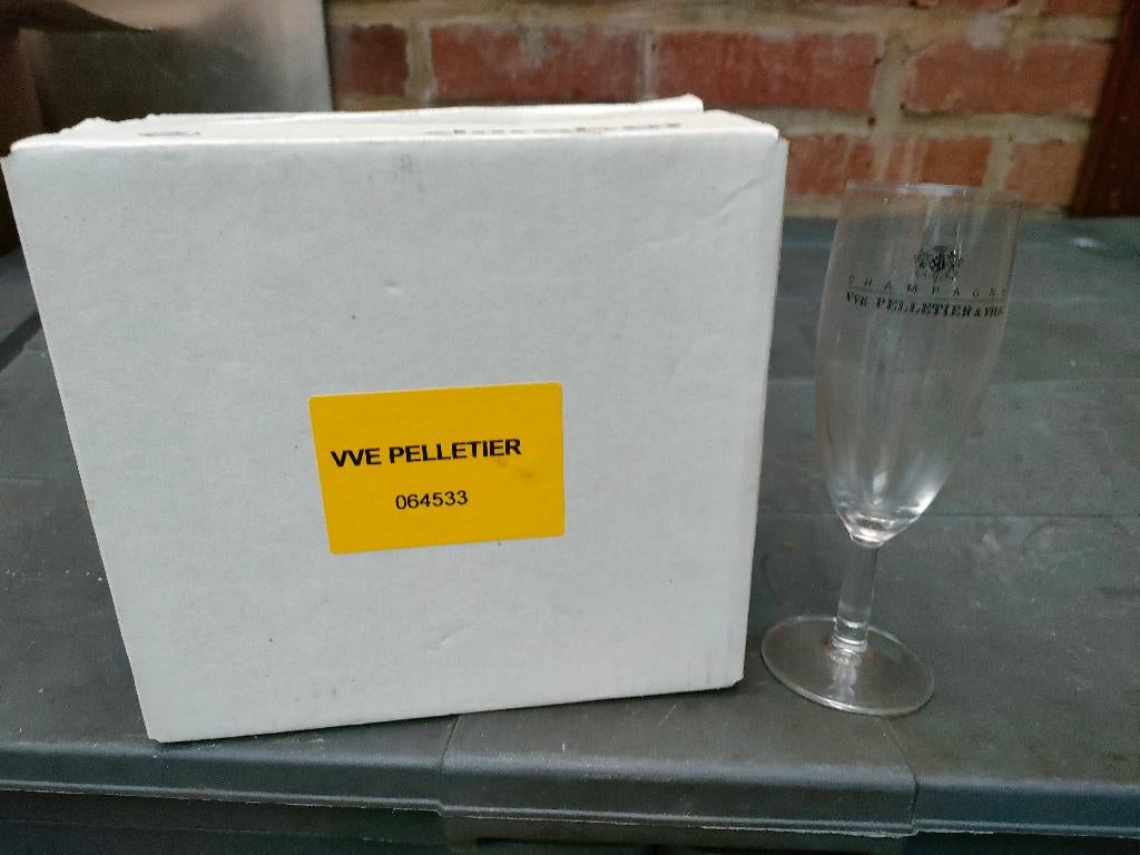 Verres à champagne VVE PELLETIER., Enlèvement ou Envoi, Comme neuf, Autres types