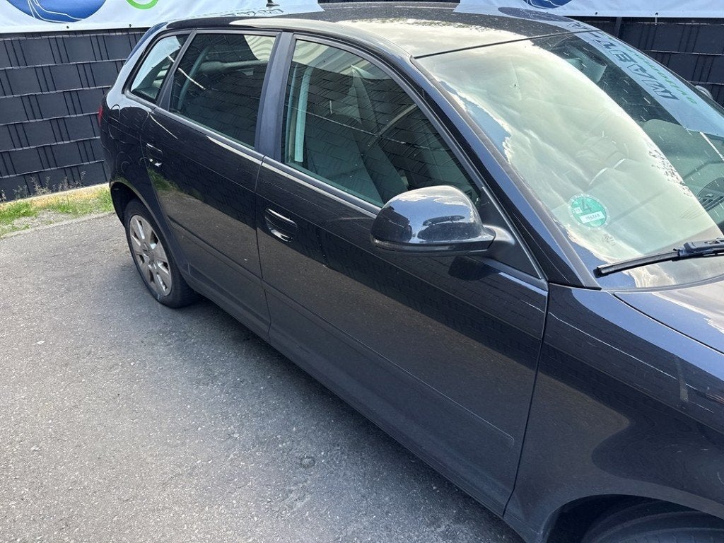 PORTIER RECHTS VOOR Audi A3 Sportback (8PA) (|8P4831052A|), Deur, Info@audi.de, Audi, Audi AG