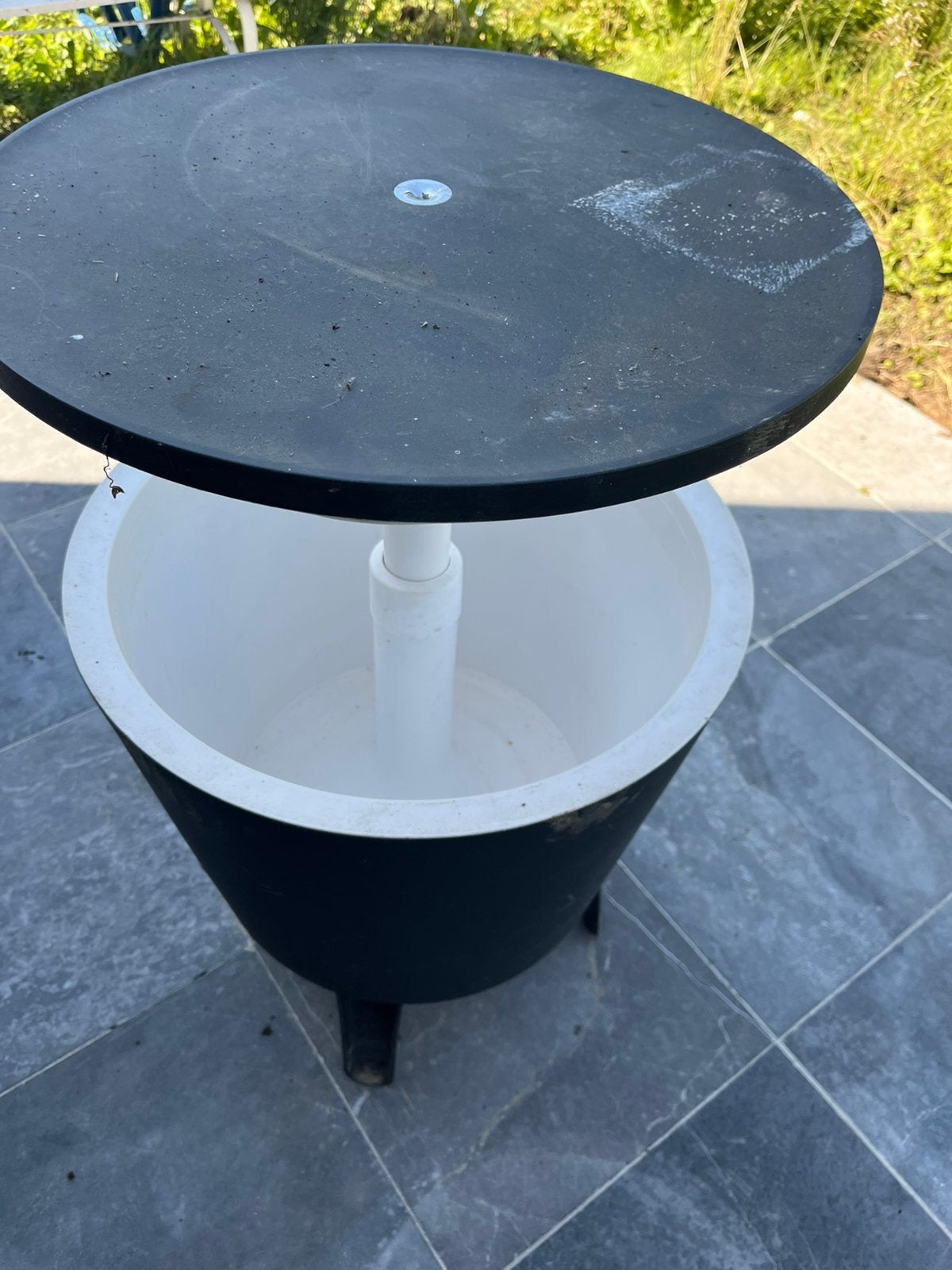 Tabouret table basse glaciere isotherme jardin anthracite, Caravanes & Camping, Enlèvement, Utilisé